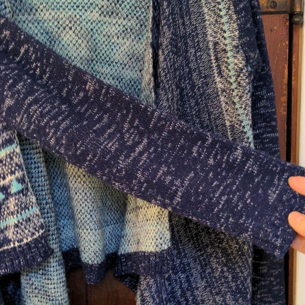 2 for $20 Love on a Hanger Blue Aztec Print Shawl Scarf Hem Sweater Sz S - Picture 9 of 11